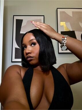Black Women's Short Bob Wig - Sleek Natural Shine